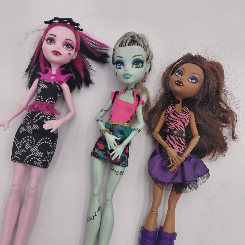3 Monster High Dolls Lot Clawdeen Wolf Frankie Stein 2008 Draculaura 2015 Rare